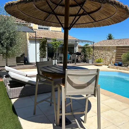 Appartement Duplex Meuble Avec Vue Sur Piscine Pont-Saint-Esprit Exterior photo